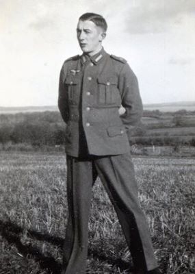 <br>um 1942